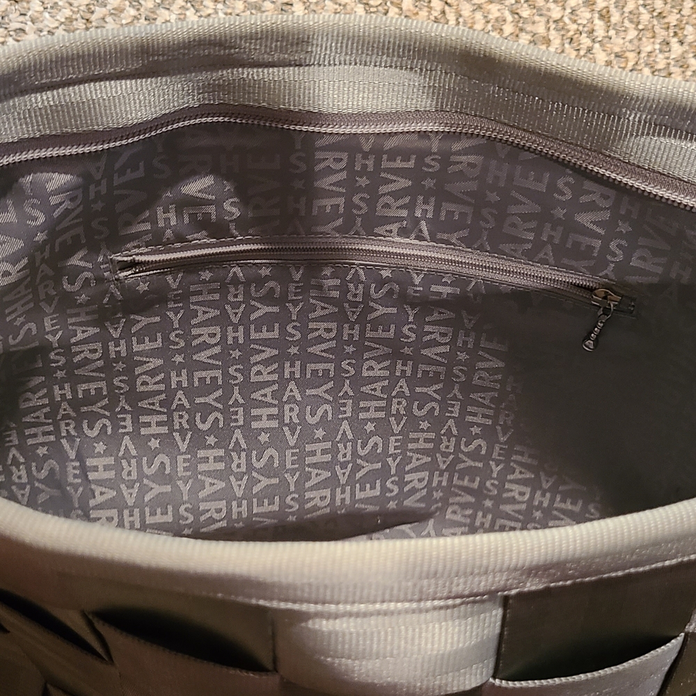 Harveys Gray Executive Seatbelt Messenger Bag - Picture 6 of 10